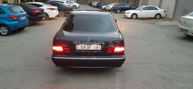 Mercedes E 220 2000, 249,000 km - 2.2 л - Bakı