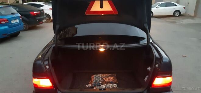 Mercedes E 220 2000, 249,000 km - 2.2 л - Bakı