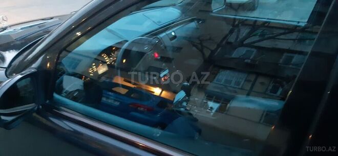Mercedes E 220 2000, 249,000 km - 2.2 л - Bakı