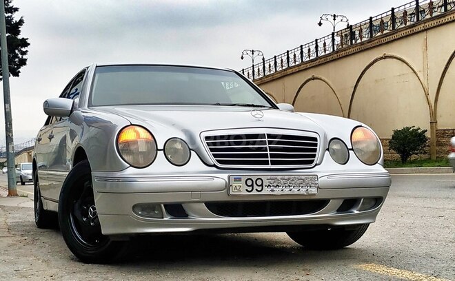 Mercedes E 240 2000, 275,000 km - 2.4 l - Bakı
