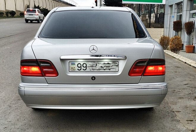 Mercedes E 240 2000, 275,000 km - 2.4 l - Bakı