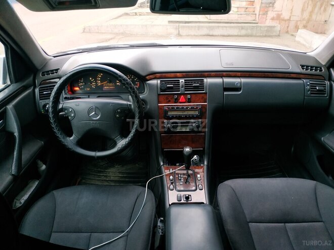 Mercedes E 240 2000, 275,000 km - 2.4 l - Bakı