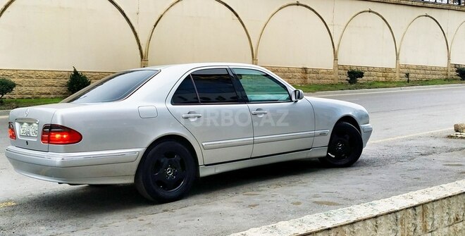 Mercedes E 240 2000, 275,000 km - 2.4 l - Bakı