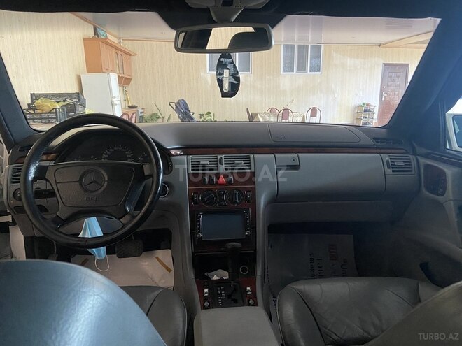 Mercedes E 280 1998, 259,357 km - 2.8 l - Göyçay
