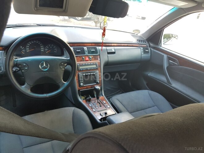 Mercedes E 240 2000, 267,000 km - 2.4 л - Bakı