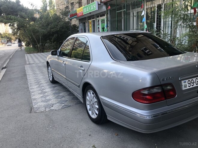 Mercedes E 240 2000, 267,000 km - 2.4 л - Bakı