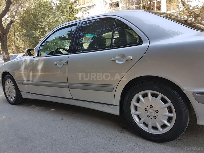 Mercedes E 240 2000, 267,000 km - 2.4 л - Bakı