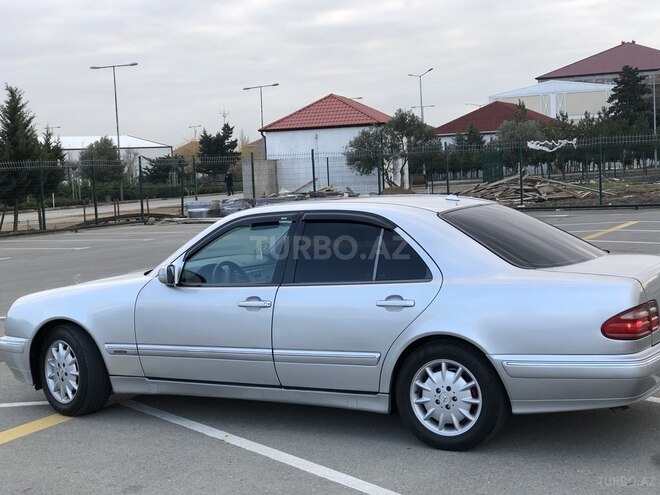 Mercedes E 240 2000, 326,900 km - 2.6 l - Bakı