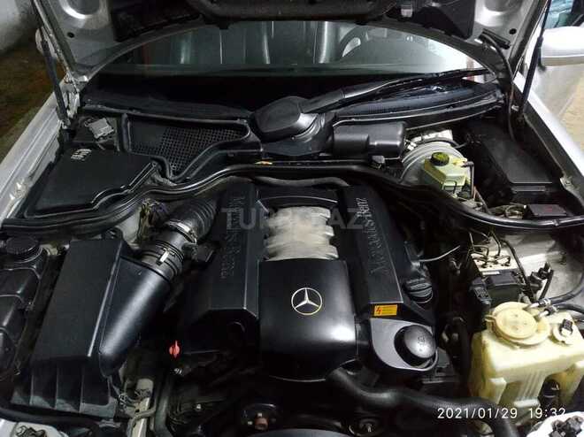 Mercedes E 240 2001, 280,000 km - 2.6 l - Bakı