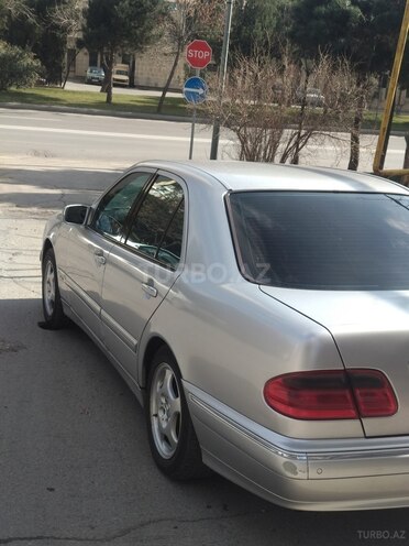 Mercedes E 240 2001, 280,000 km - 2.6 l - Bakı