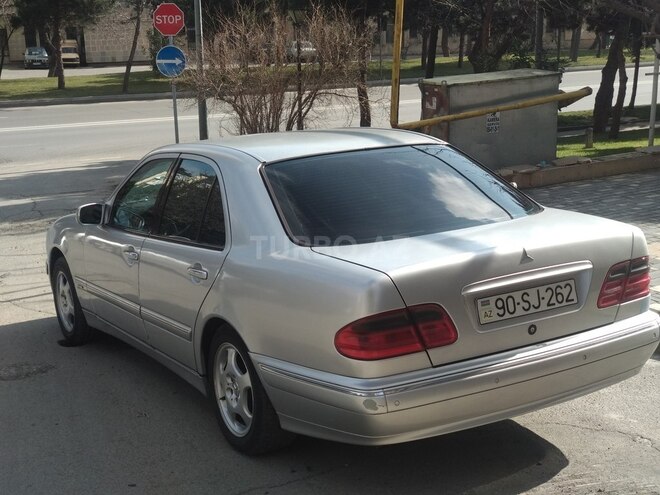 Mercedes E 240 2001, 280,000 km - 2.6 l - Bakı