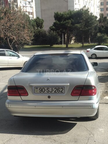 Mercedes E 240 2001, 280,000 km - 2.6 l - Bakı