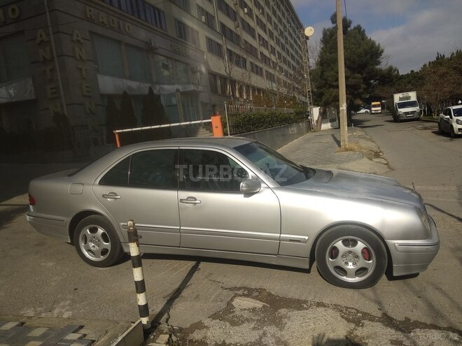 Mercedes E 240 2001, 280,000 km - 2.6 l - Bakı