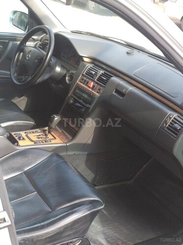 Mercedes E 240 2001, 280,000 km - 2.6 l - Bakı