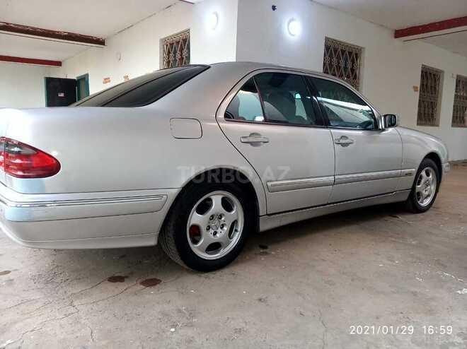 Mercedes E 240 2001, 280,000 km - 2.6 l - Bakı