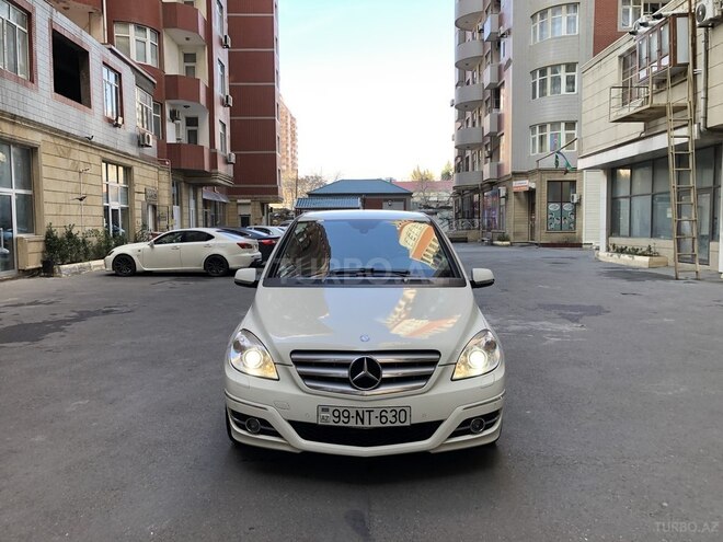 Mercedes B 180 2010, 72,000 km - 1.8 л - Bakı