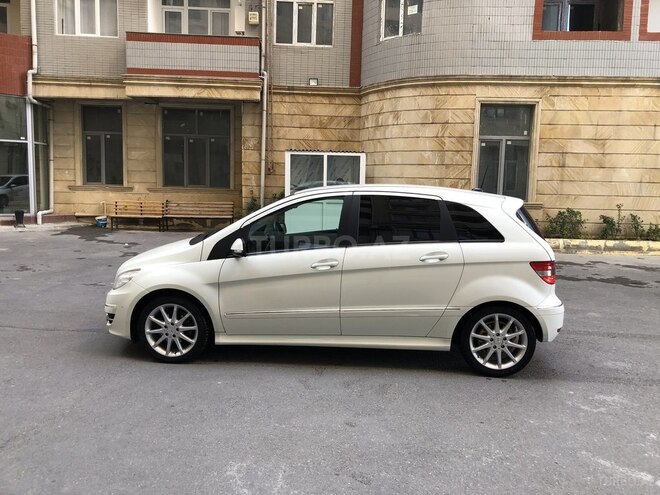 Mercedes B 180 2010, 72,000 km - 1.8 л - Bakı
