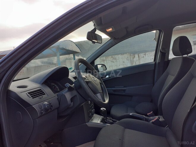 Opel Astra 2006, 212,000 km - 1.4 л - Bakı