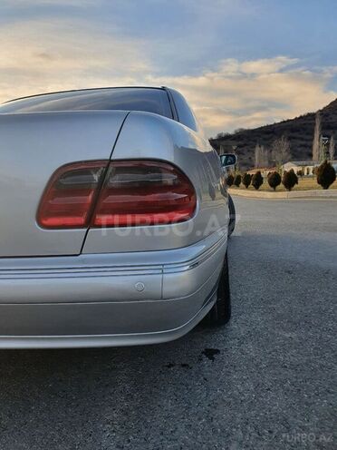 Mercedes E 320 2000, 206,000 km - 3.2 l - Şəki