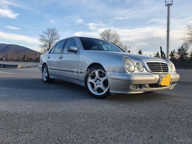 Mercedes E 320 2000, 206,000 km - 3.2 l - Şəki
