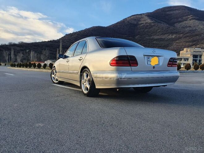 Mercedes E 320 2000, 206,000 km - 3.2 l - Şəki