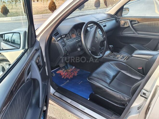 Mercedes E 320 2000, 206,000 km - 3.2 l - Şəki
