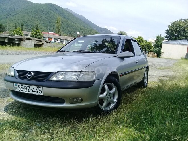 Opel Vectra 1997, 371,000 km - 1.8 l - Qax