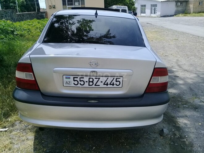 Opel Vectra 1997, 371,000 km - 1.8 l - Qax