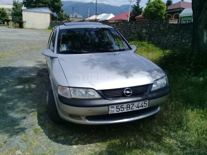 Opel Vectra 1997, 371,000 km - 1.8 l - Qax