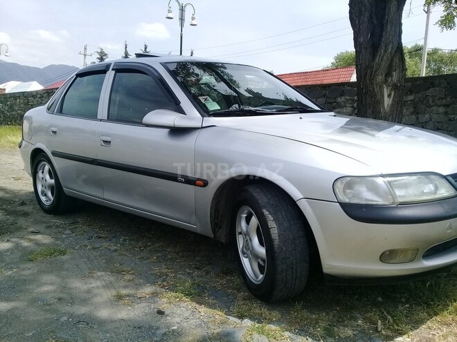Opel Vectra 1997, 371,000 km - 1.8 l - Qax
