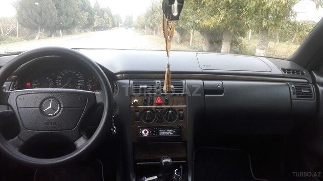 Mercedes E 200 1996, 11,289 km - 2.0 l - Gəncə