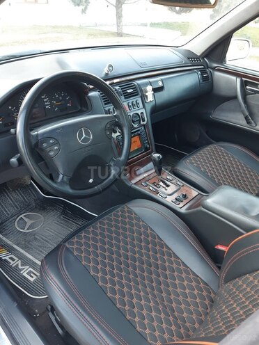 Mercedes E 270 2001, 407,368 km - 2.7 l - Ağdam
