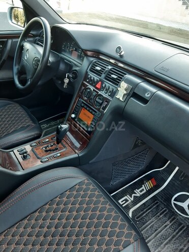 Mercedes E 270 2001, 407,368 km - 2.7 l - Ağdam