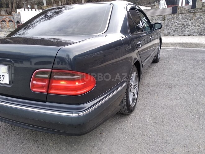 Mercedes E 240 2000, 193,000 km - 2.6 l - Şəki