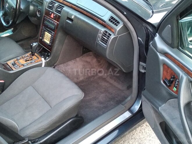 Mercedes E 240 2000, 193,000 km - 2.6 l - Şəki