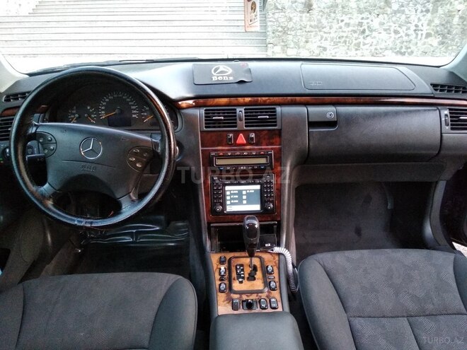 Mercedes E 240 2000, 193,000 km - 2.6 l - Şəki