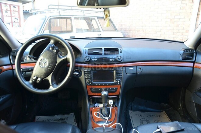 Mercedes E 220 2007, 281,000 km - 2.2 l - Bakı