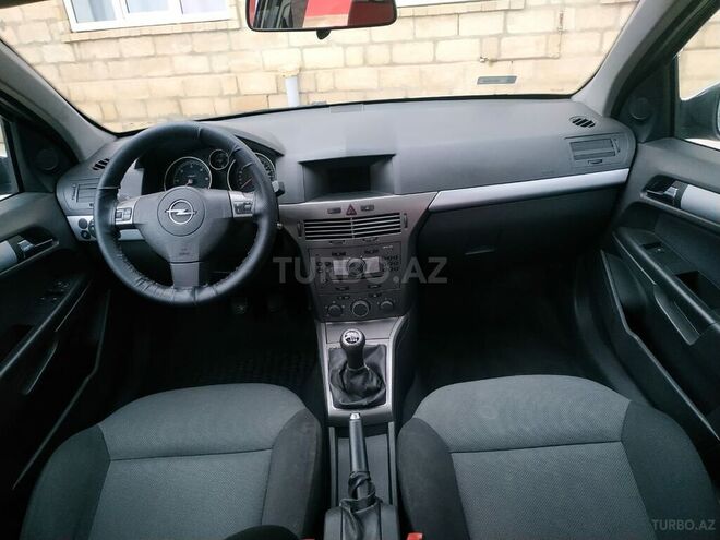 Opel Astra 2006, 220,000 km - 1.3 l - Quba