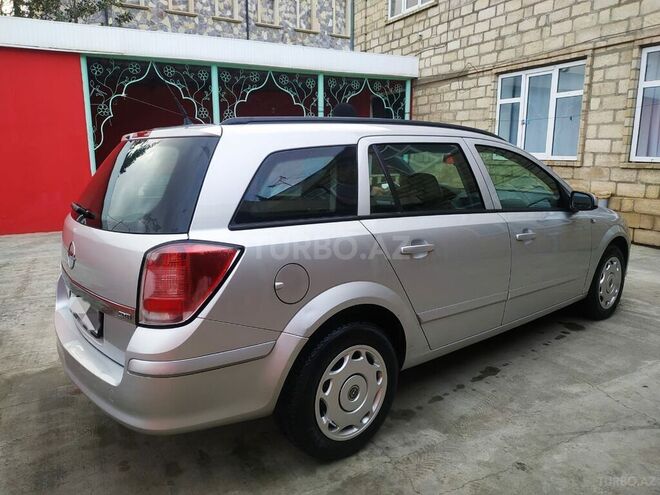 Opel Astra 2006, 220,000 km - 1.3 l - Quba