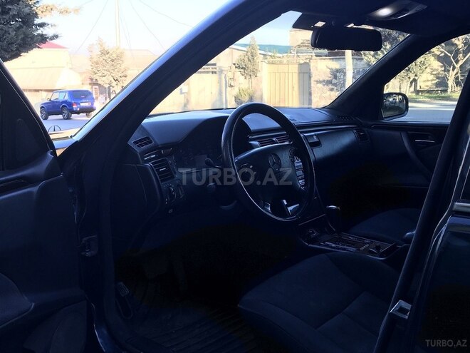 Mercedes E 220 1999, 360,000 km - 2.2 л - Bakı