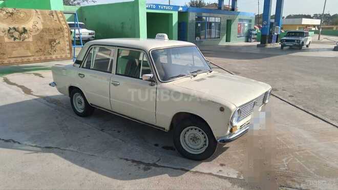 LADA (VAZ) 21011 1981, 300,000 km - 1.3 l - Saatlı