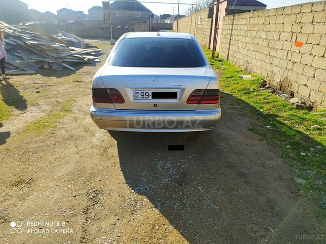 Mercedes E 220 2001, 222,222 km - 2.2 л - Bakı