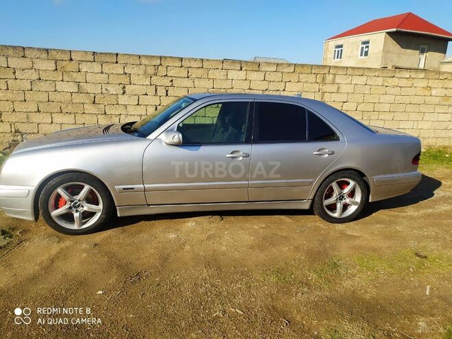 Mercedes E 220 2001, 222,222 km - 2.2 л - Bakı