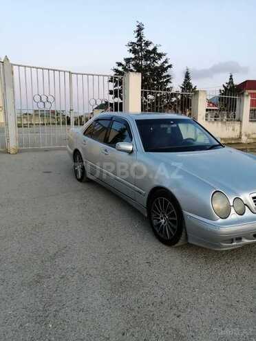 Mercedes E 220 2000, 387,000 km - 2.2 l - Bakı