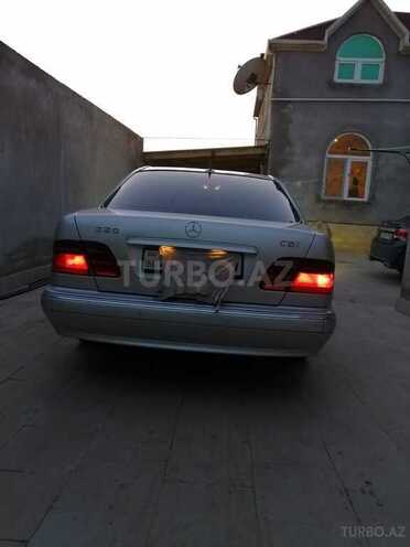 Mercedes E 220 2000, 387,000 km - 2.2 l - Bakı