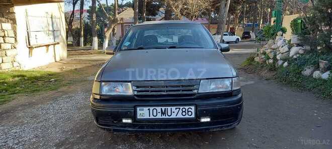 Opel Vectra 1993, 136,000 km - 1.6 l - Sumqayıt