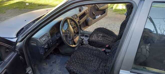 Opel Vectra 1993, 136,000 km - 1.6 l - Sumqayıt