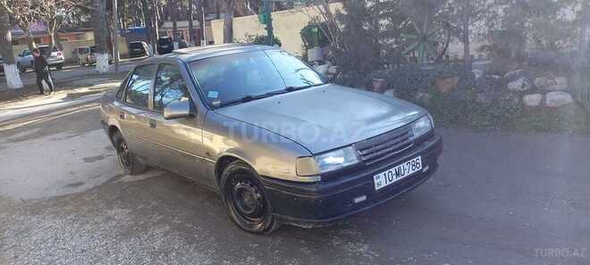 Opel Vectra 1993, 136,000 km - 1.6 l - Sumqayıt
