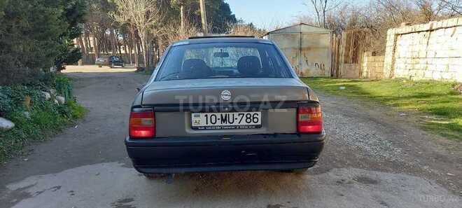 Opel Vectra 1993, 136,000 km - 1.6 l - Sumqayıt