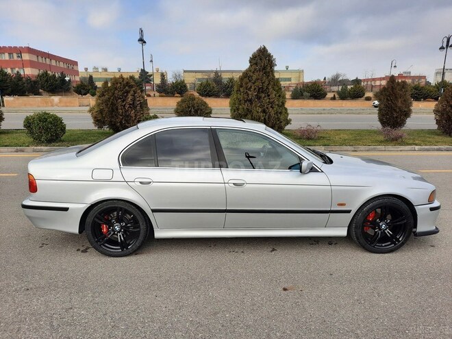 BMW 530 2001, 260,000 km - 3.0 l - Bakı